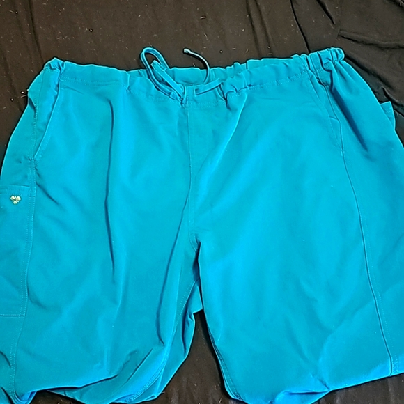 *PLUS SIZE* Draw string scrub pants! - Picture 1 of 3